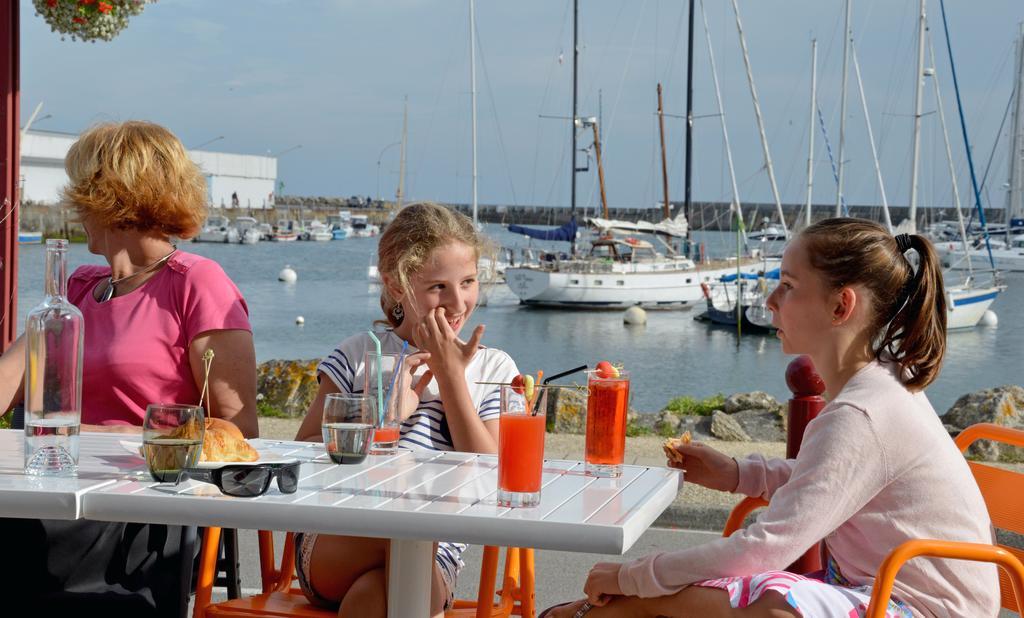 Logis Hotel Du Port Plobannalec-Lesconil Luaran gambar